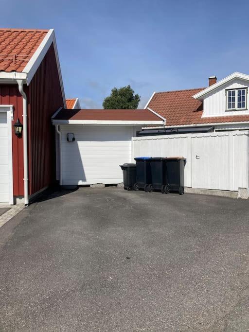 Idyllisk Lite Anneks Med Enestaende Uteplass Larvik Luaran gambar